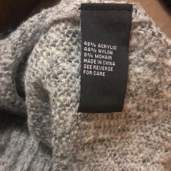 Sports girl trendy jumper - soft n cuddly And very complementry - Picture 6 of 6